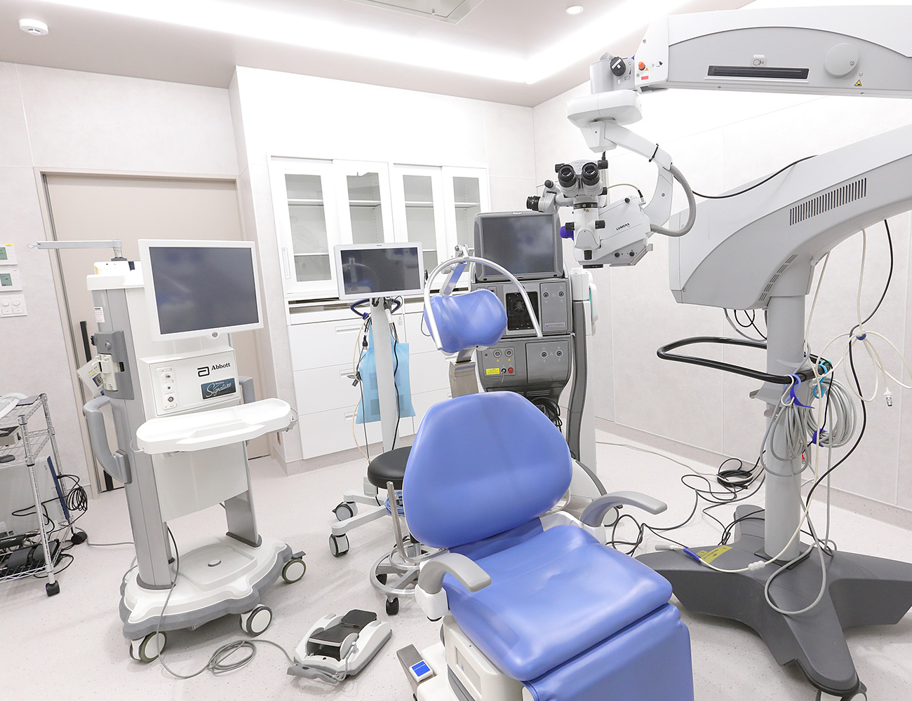 大学病院並みのクリーンルームでの手術